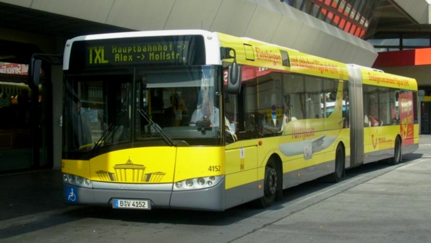 BUS TXL am Flughafen Tegel