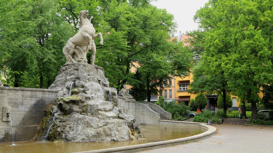 Platz weinfest rüdesheimer Rüdesheimer Platz: