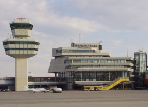 Tower and Hauptgebäude des Flughafens Berlin-Tegel