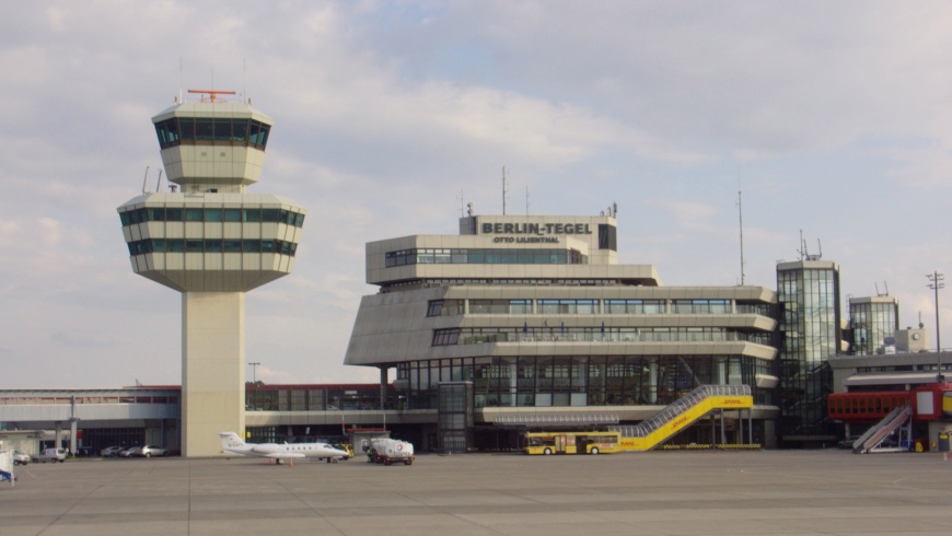 Tower and Hauptgebäude des Flughafens Berlin-Tegel