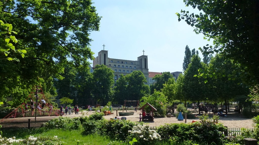 Klausenerplatz: Grünanlage mit Spielplatz