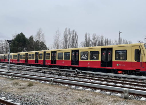 S-Bahn BR 481 im neuen Design