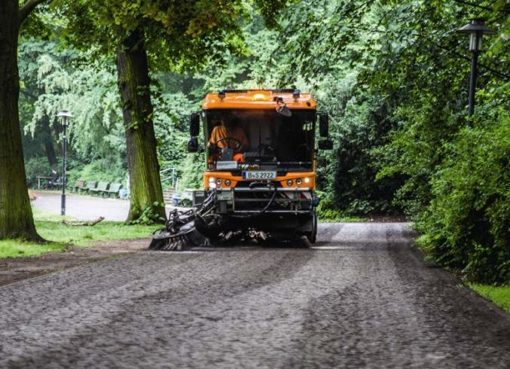 BSR Kehrmaschine im Park