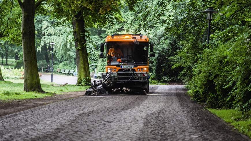 BSR Kehrmaschine im Park