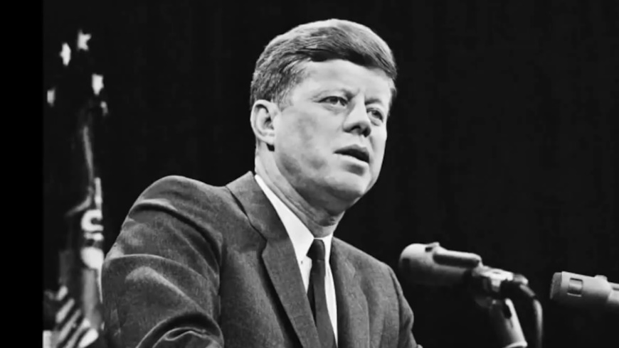 John F. Kennedy: Präsidentenrede am April 27, 1961 im Waldorf Astoria New York - Foto: Screenshot YouTube